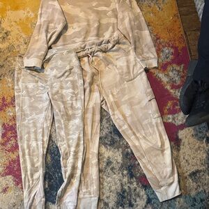 PINK Victoria's Secret Light Beige Camo Jogger Set